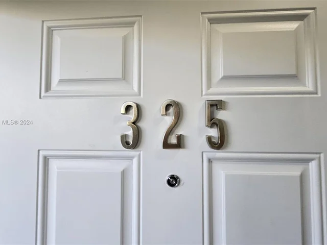 1750 NE 191st St # 4, Miami FL 33179