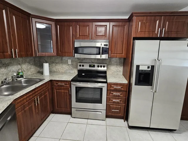 1750 NE 191st St # 4, Miami FL 33179