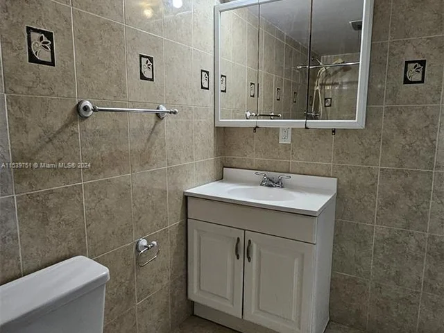 1750 NE 191st St # 4, Miami FL 33179