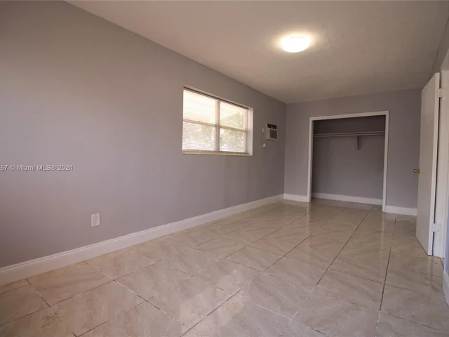 317 SE 2 nd St # 1, Hallandale Beach FL 33009