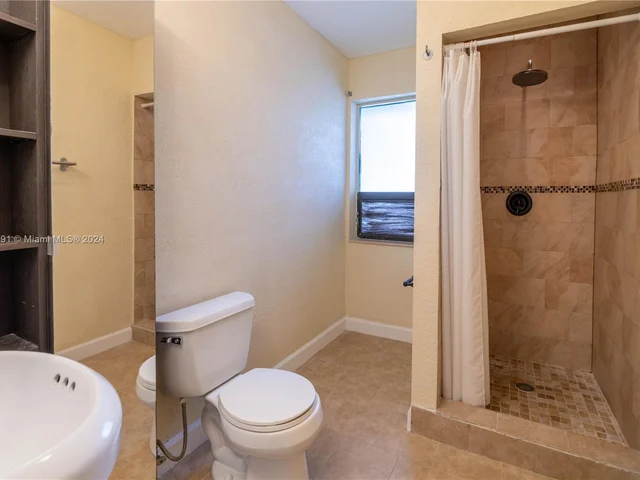 3825 SW 125th Ave, Miami FL 33175