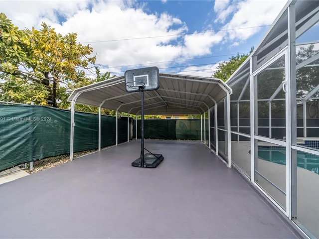 3825 SW 125th Ave, Miami FL 33175