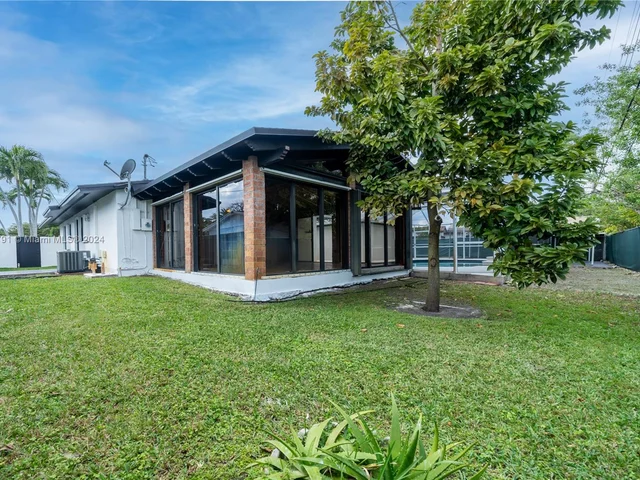 3825 SW 125th Ave, Miami FL 33175