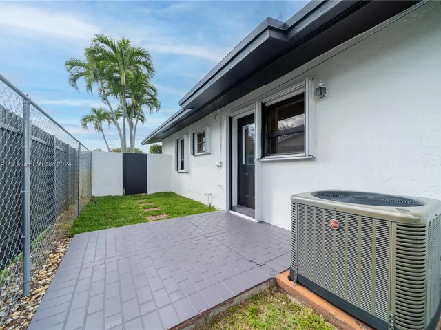 3825 SW 125th Ave, Miami FL 33175