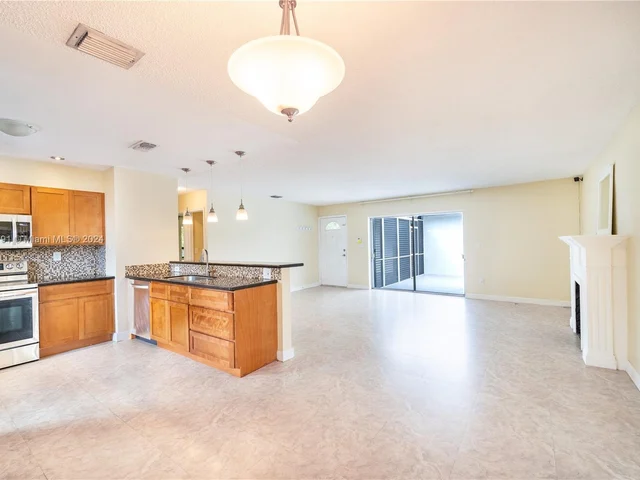 3825 SW 125th Ave, Miami FL 33175