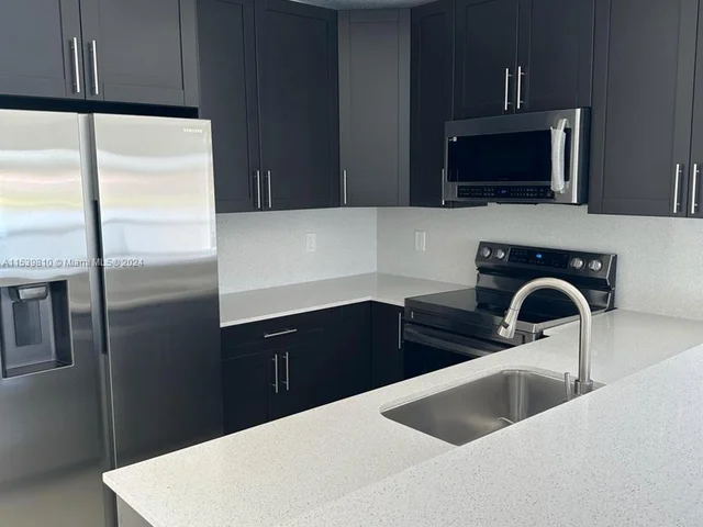 17030 SW 139th Pl, Miami FL 33177