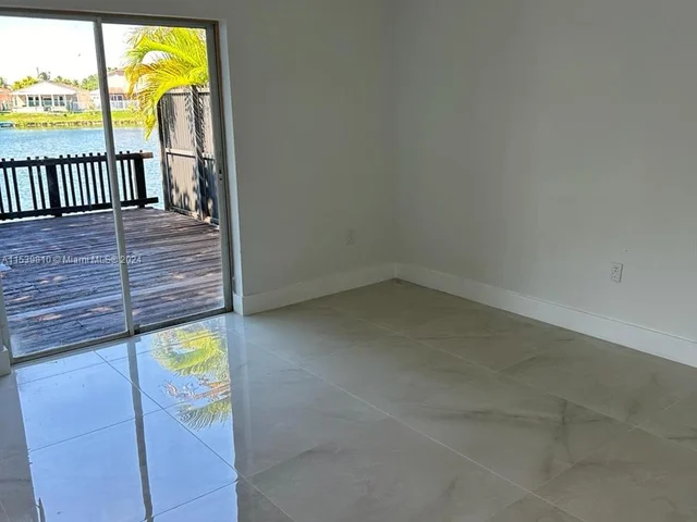 17030 SW 139th Pl, Miami FL 33177