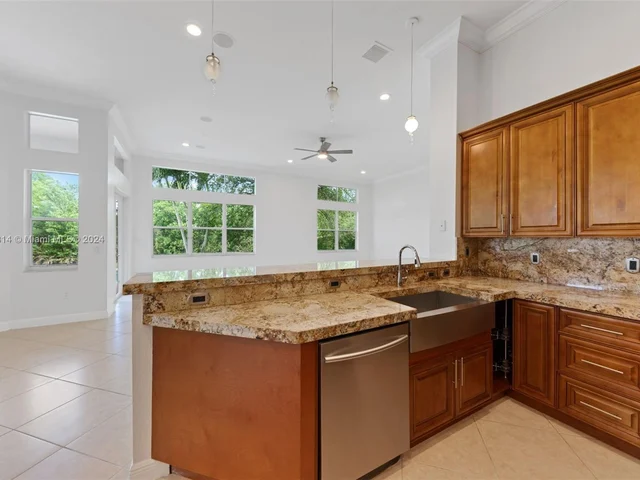 15001 SW 33rd St, Davie FL 33331