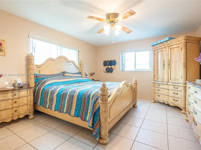 12001 NW 15th Ct, Pembroke Pines FL 33026