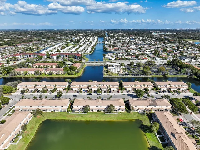 5931 Abbey Rd, Tamarac FL 33321