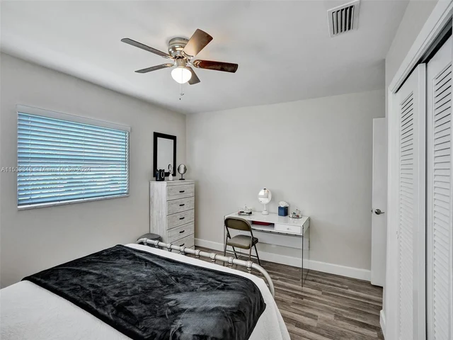 1020 NW 73rd Ter, Margate FL 33063