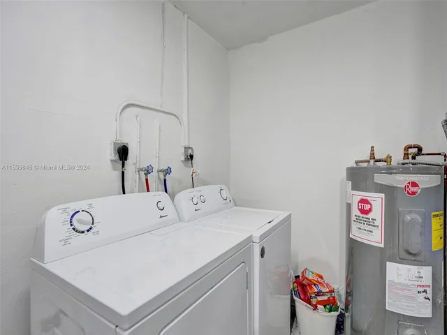 1020 NW 73rd Ter, Margate FL 33063