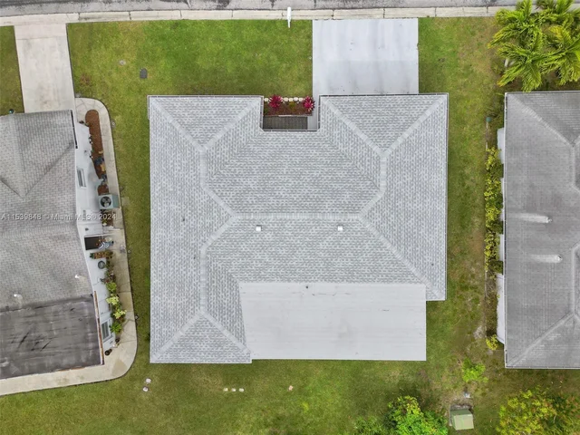 1020 NW 73rd Ter, Margate FL 33063