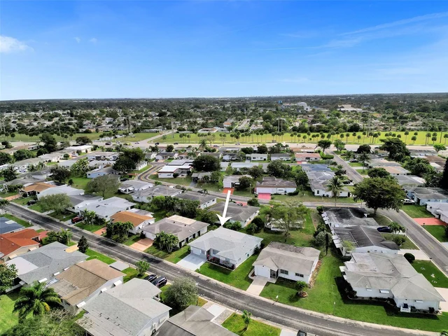 1020 NW 73rd Ter, Margate FL 33063