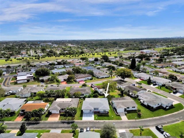 1020 NW 73rd Ter, Margate FL 33063