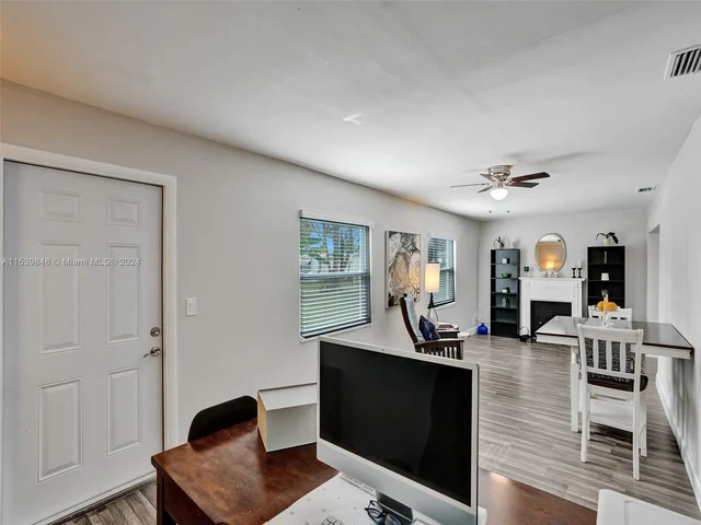 1020 NW 73rd Ter, Margate FL 33063