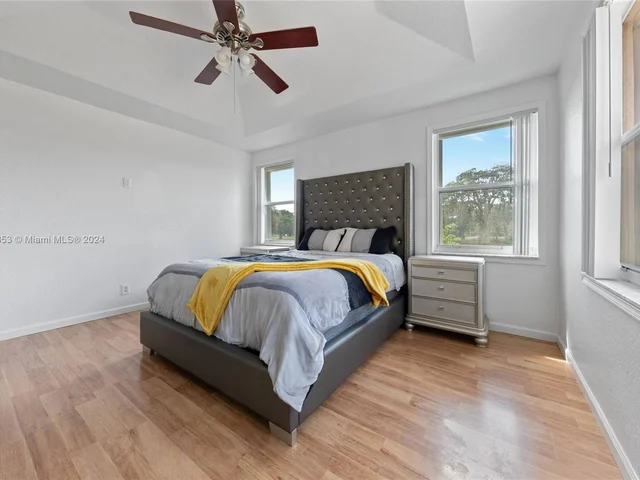 6870 NW 38th Dr, Lauderhill FL 33319