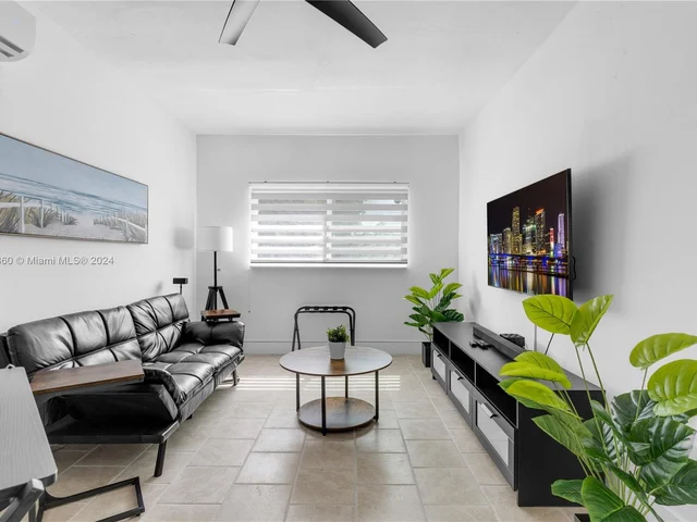 4402 SW 89th Ct, Miami FL 33165