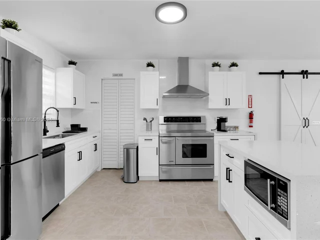 4402 SW 89th Ct, Miami FL 33165