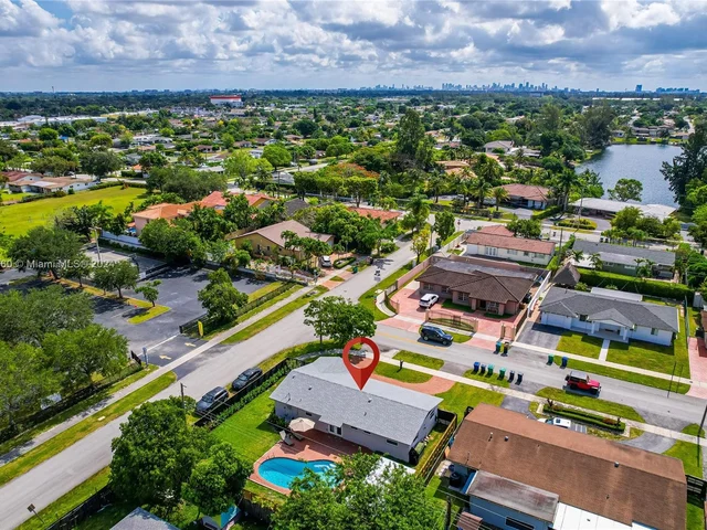 4402 SW 89th Ct, Miami FL 33165