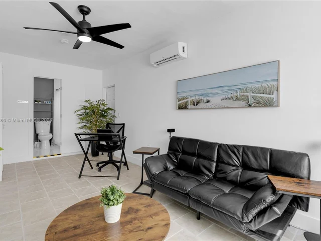 4402 SW 89th Ct, Miami FL 33165