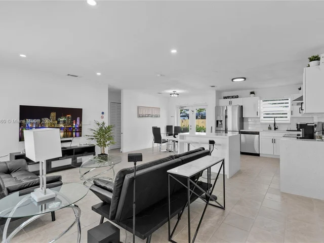 4402 SW 89th Ct, Miami FL 33165