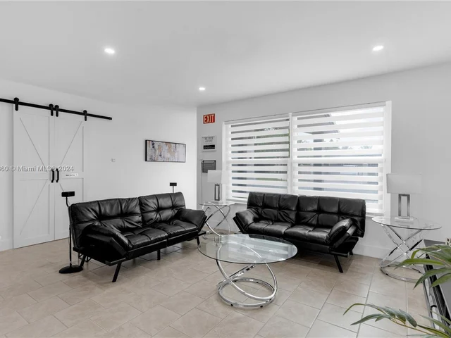 4402 SW 89th Ct, Miami FL 33165