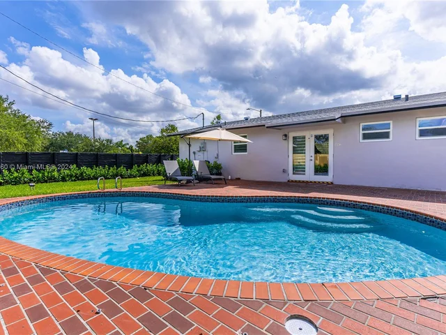 4402 SW 89th Ct, Miami FL 33165