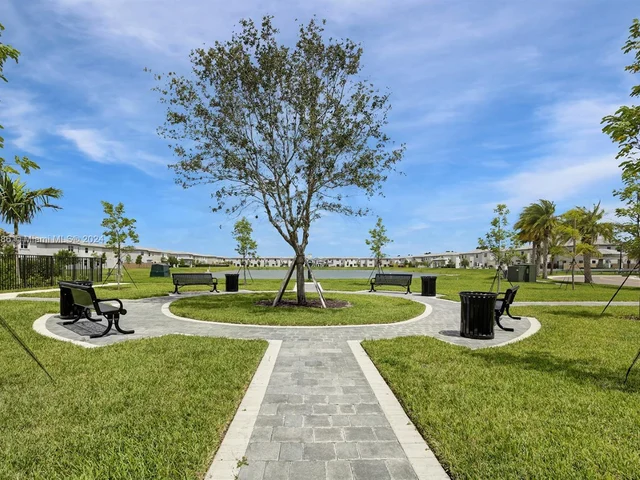 1880 SE 26th Ter, Homestead FL 33035