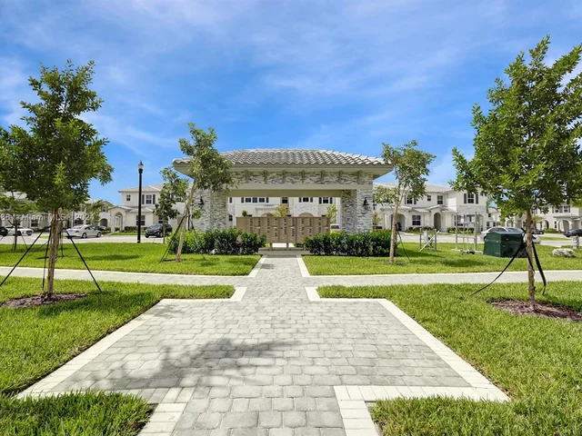 1880 SE 26th Ter, Homestead FL 33035