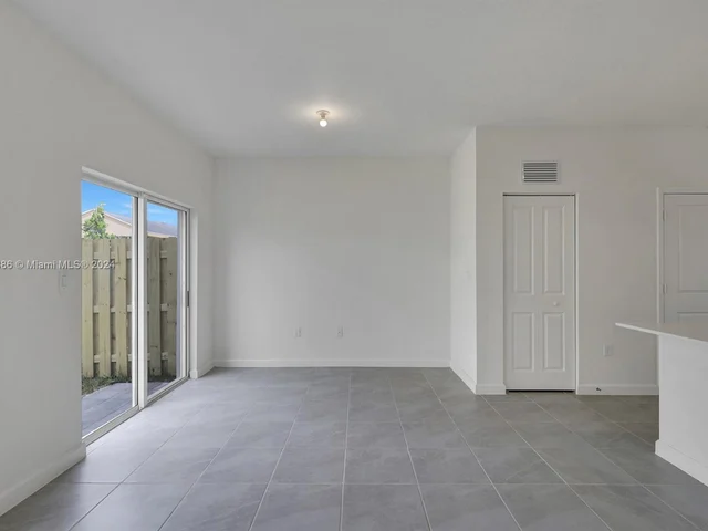 1880 SE 26th Ter, Homestead FL 33035