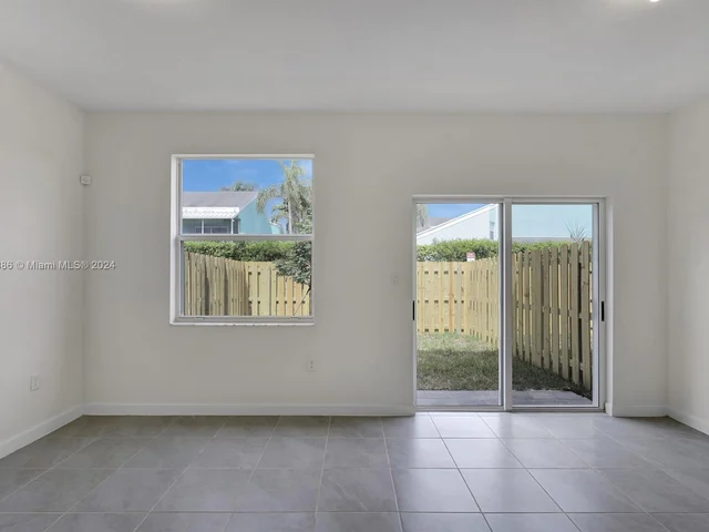 1880 SE 26th Ter, Homestead FL 33035