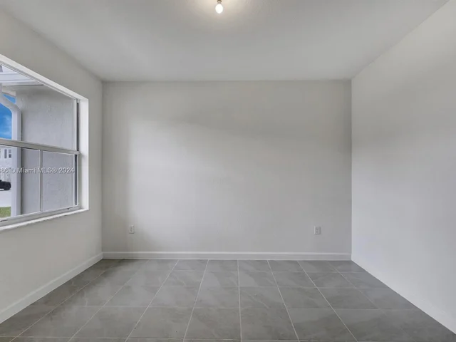 1880 SE 26th Ter, Homestead FL 33035