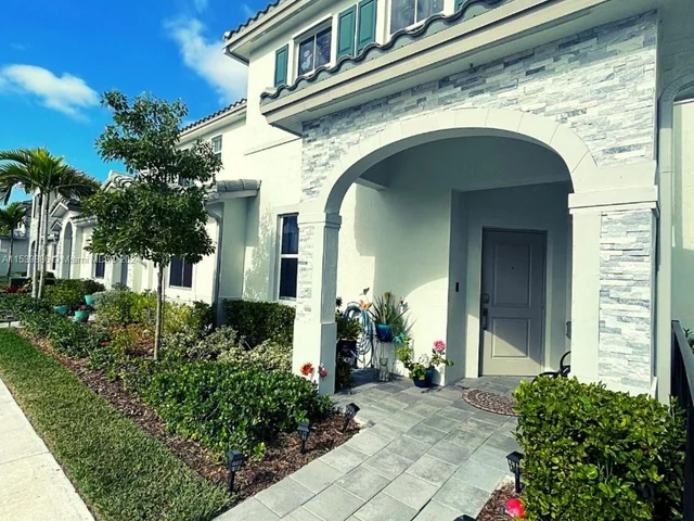 1880 SE 26th Ter, Homestead FL 33035