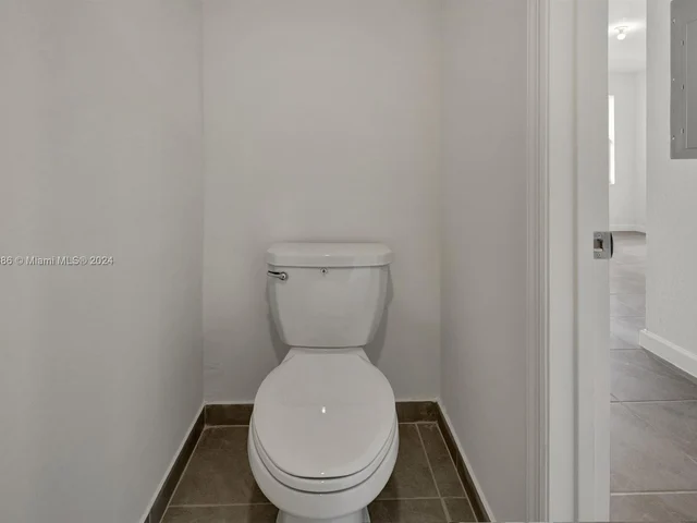 1880 SE 26th Ter, Homestead FL 33035