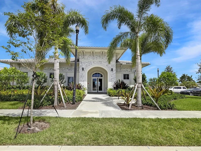 1880 SE 26th Ter, Homestead FL 33035