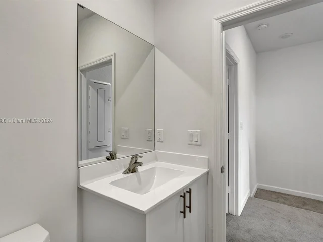 1880 SE 26th Ter, Homestead FL 33035