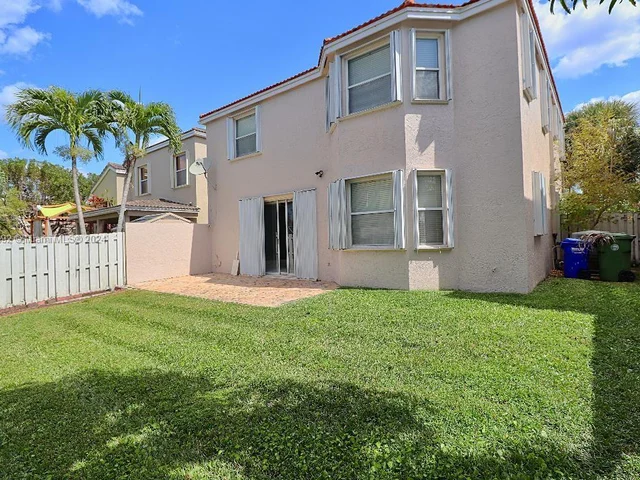 370 NW 158th Ave # 370, Pembroke Pines FL 33028