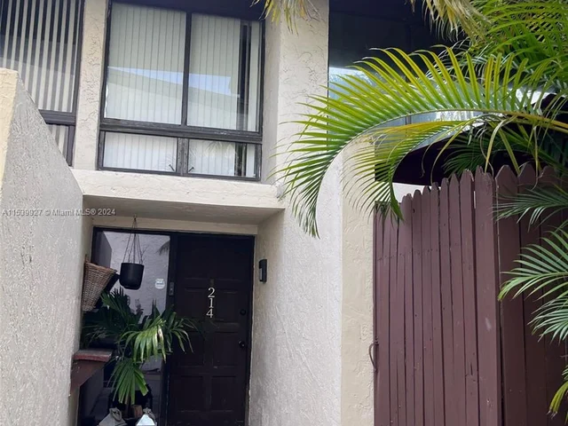 19300 NE 25th Ave # 214C, Miami FL 33180
