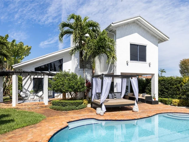 6640 SW 43rd St, Miami FL 33155