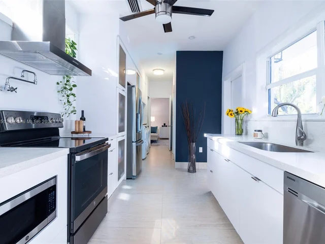 6640 SW 43rd St, Miami FL 33155