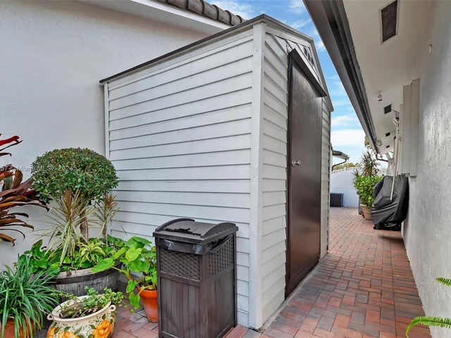 4773 SW 143rd Ct, Miami FL 33175