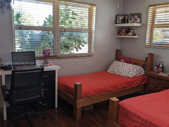 1612 NW 45th Ct, Tamarac FL 33309