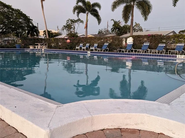 1612 NW 45th Ct, Tamarac FL 33309