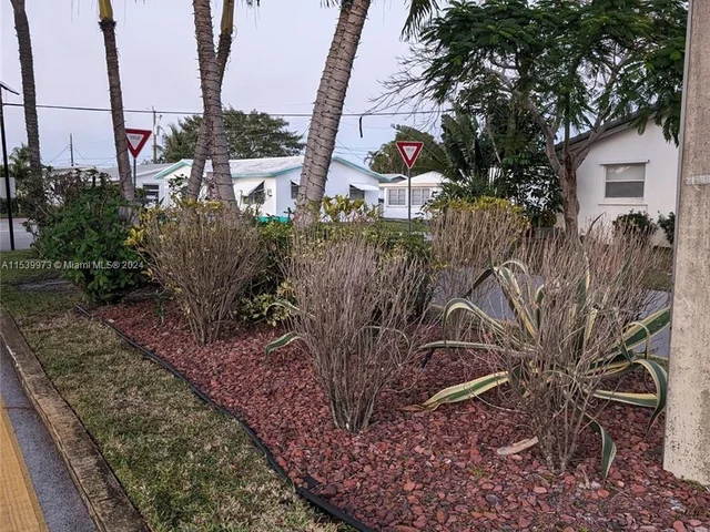 1612 NW 45th Ct, Tamarac FL 33309