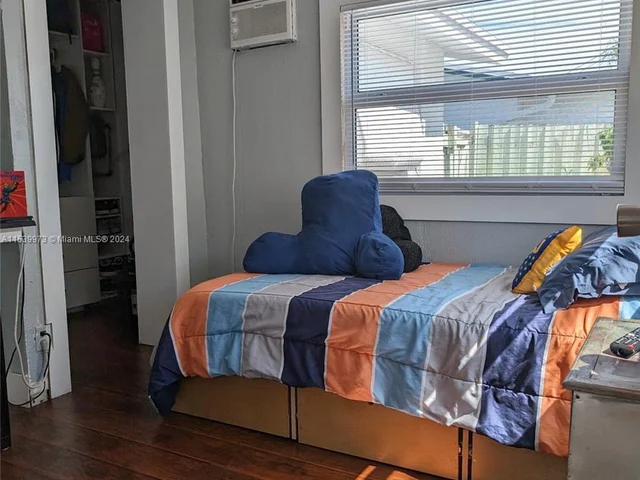 1612 NW 45th Ct, Tamarac FL 33309