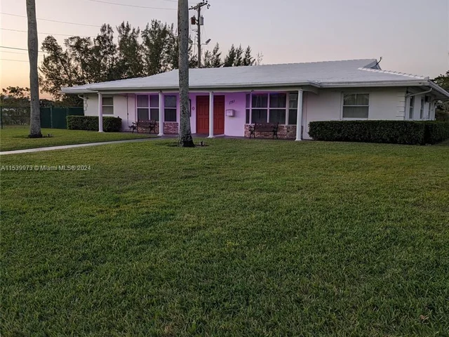 1612 NW 45th Ct, Tamarac FL 33309