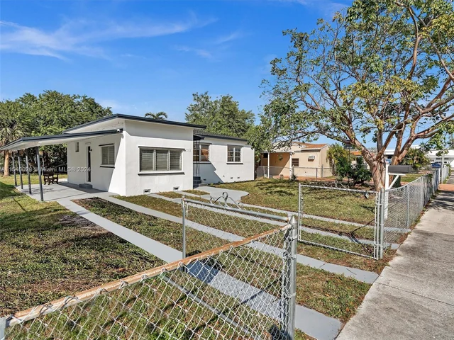 1365 NE 130th St, North Miami FL 33161