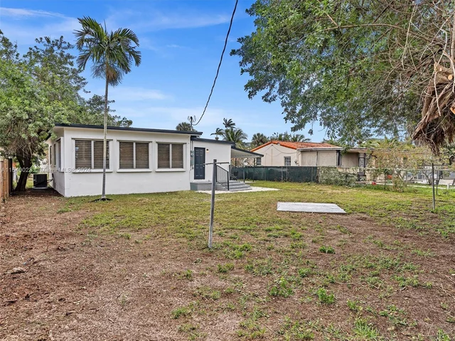 1365 NE 130th St, North Miami FL 33161