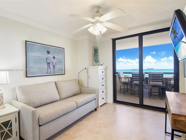 2555 Collins Ave # 809, Miami Beach FL 33140